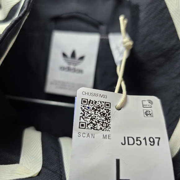 adidas Originals Basketball Shell Track Jacket JD5197 –‎ Black / Ivory  Sz L New - Picture 7 of 8
